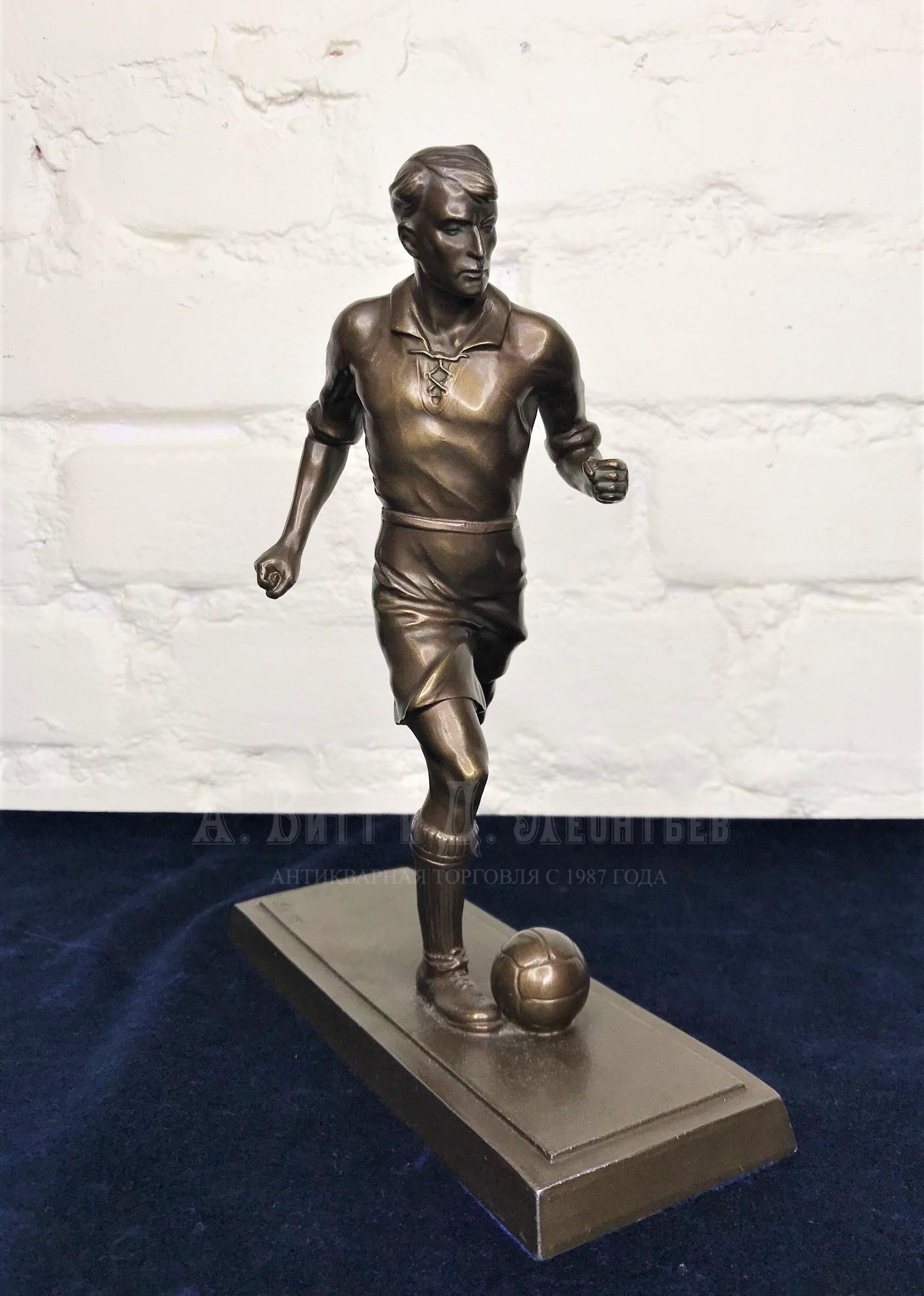 Немецкий футболист скульптура спортивная бронза